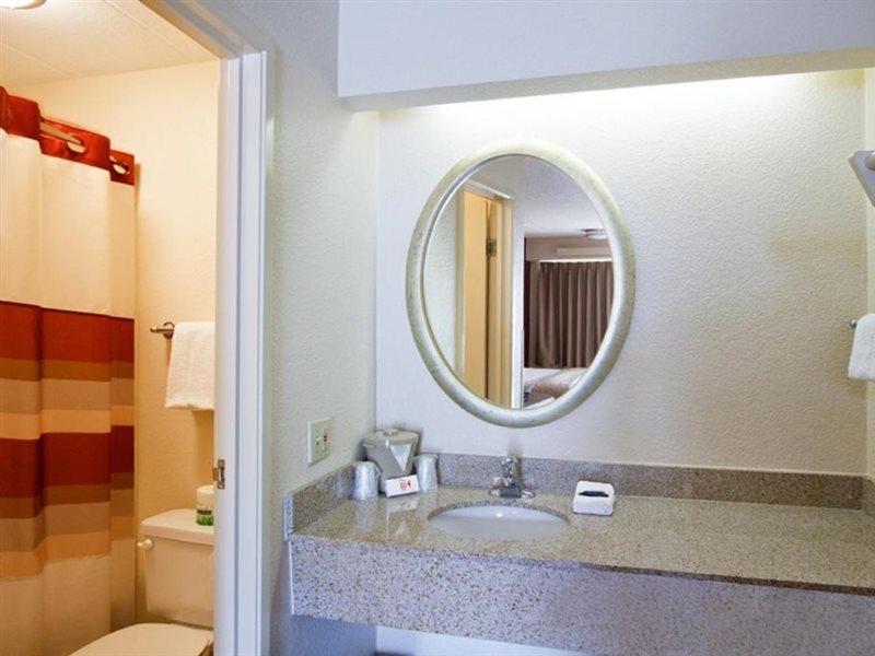 Red Roof Inn Rochester - Henrietta Extérieur photo